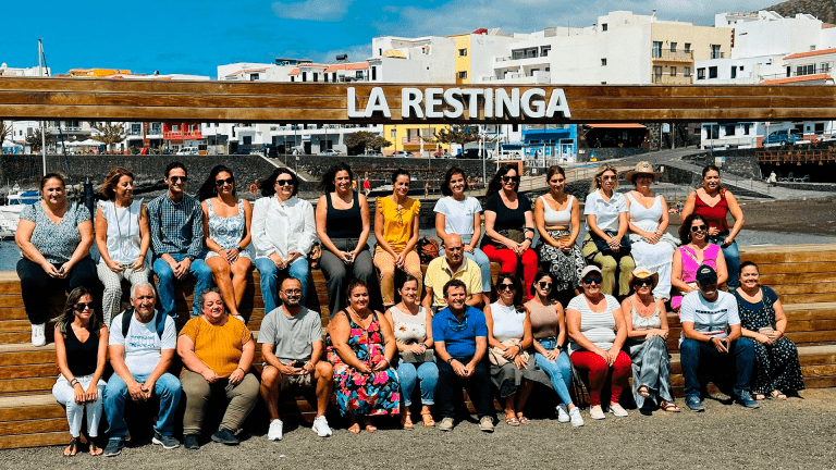 Foto de familia de las personas asistentes a las jornadas de participación en El Hierro.