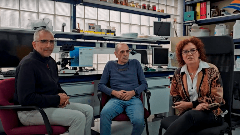 Alejandro, Antonio y Montse, durante la entrevista.